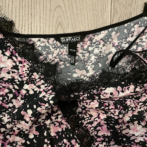 Floral Romper - Picture 3 of 3